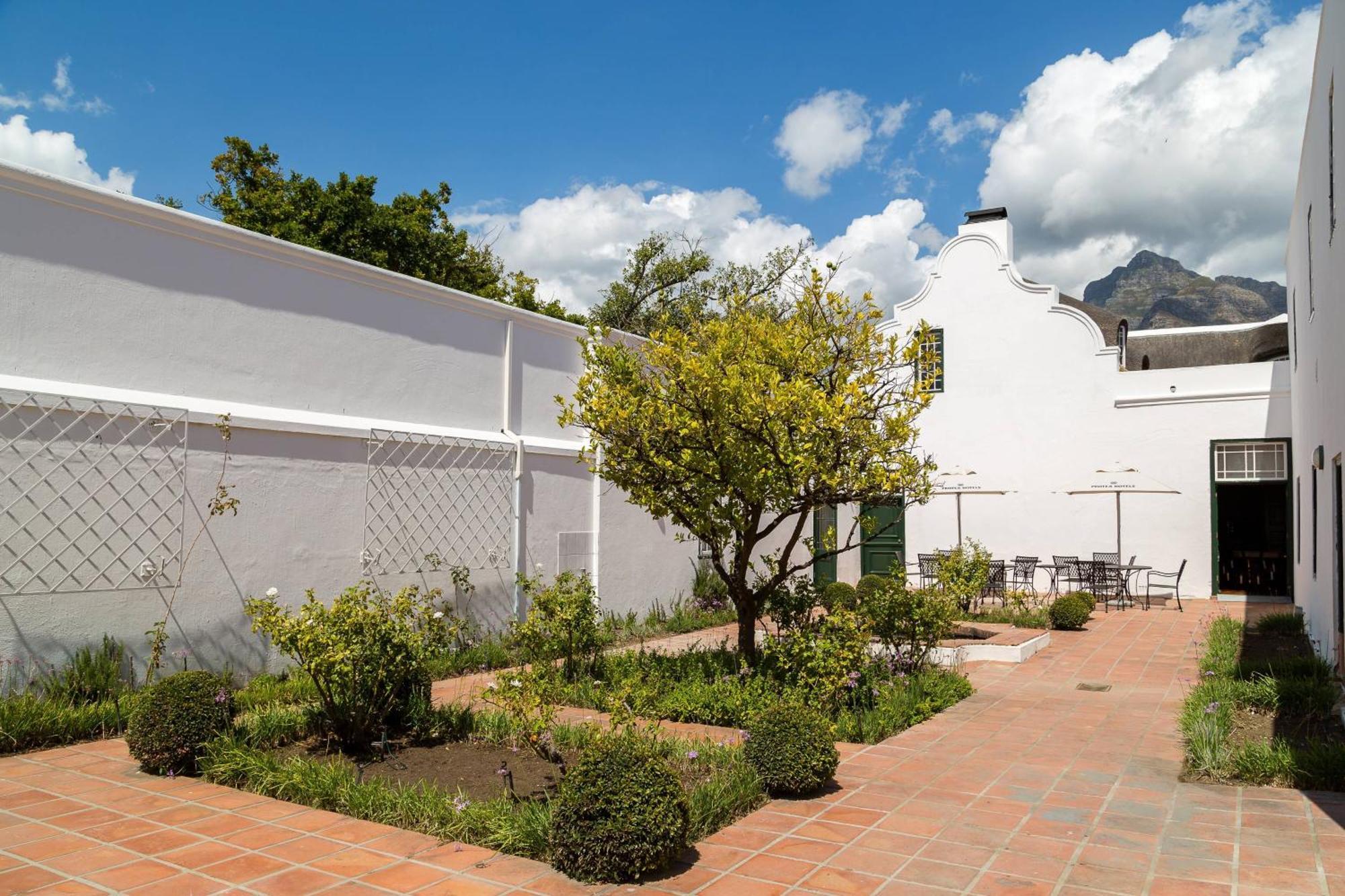 Protea Hotel By Marriott Cape Town Mowbray Eksteriør billede