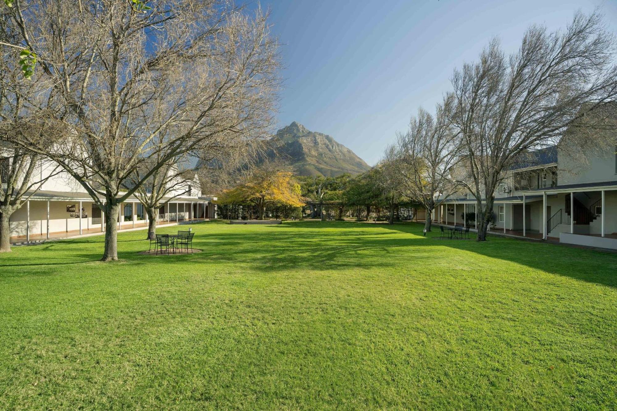 Protea Hotel By Marriott Cape Town Mowbray Eksteriør billede